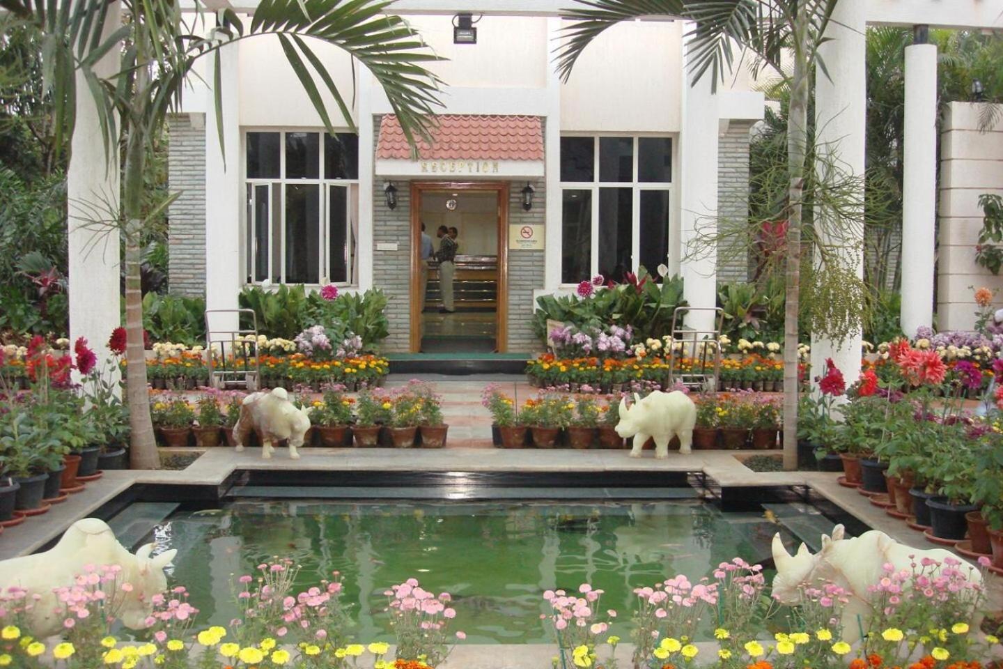 Pragati Resorts Kundakal Exterior foto